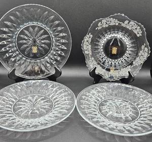 lot 93 image: Set of 4 Uranium Glass Plates - Cambridge 7.5, Princess House Salad 8, Princess House Base Plate 8