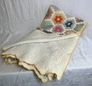 lot 41 image: Antique Grandmothers Flower Garden Auction Handmade Quilt