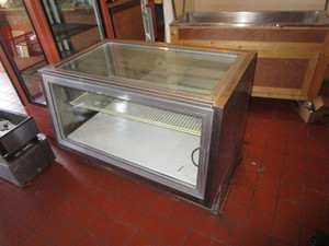 lot 7 image: Display Counter Cooler 4x3x31