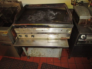 lot 9 image: Garland Gas Griddle wTable 36x24