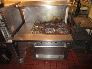 lot 14 image: Gas StoveOven 46x55x38