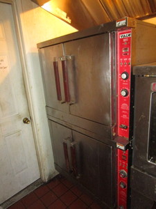 lot 16 image: Vulcan Gas Double Oven 38x56x40