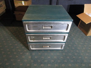lot 33 image: Steel Insulated Catering Box 23x23x23