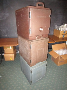 lot 36 image: (3) Insulating Catering Totes