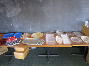 lot 55 image: Misc. Food Trays