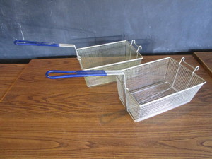 lot 88 image: (2) Fryer Baskets 9x13x6