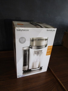 lot 100 image: Baby Formula Mixer