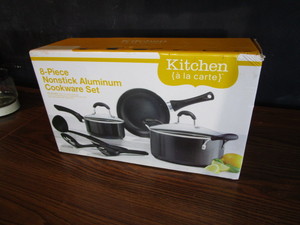 lot 101 image: 8pc Alum Cookware Set