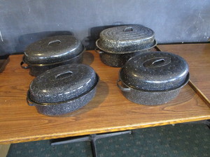 lot 105 image: Roaster Pans