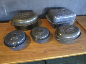 lot 107 image: Roaster Pans
