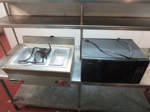 lot 76 image: Warmer & Microwave