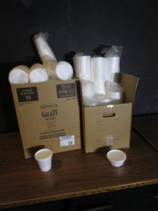 lot 135 image: Styrofoam Containers & Lids