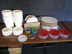 lot 142 image: Pizza Cardboards & Storage Containers