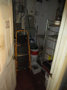 lot 160 image: Contents of Closet (see all pics)
