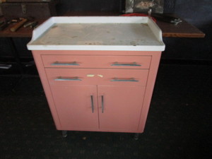 lot 165 image: Vintage Baby Changing TableCabinet 16x27x33