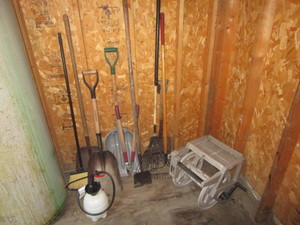 lot 173 image: Misc. Hand Tools, Hose Reel, Weed Sprayer