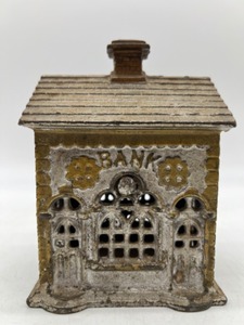 lot 4 image: Antique Cast Iron Still Coin Bank 1880s