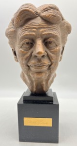 lot 8 image: VICTOR LAMKAY Eleanor Roosevelt Bust - Alva Museum Replicas - 1967