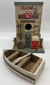 lot 18 image: Rustic Sea Fishing Birdhouse and Decor Boat