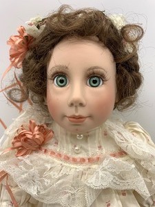 lot 96 image: LEE MITTLETON Doll - Original Serentiy Apples and Spice Series MIB