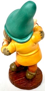 lot 115 image: WDCC Disney Classics SNOW WHITE AND THE SEVEN DWARFS BASHFUL AW SHUCKS Collectable Figurine