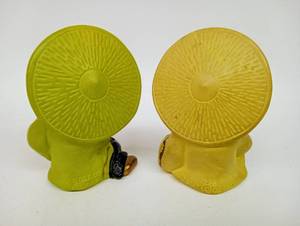 lot 114 image: Vintage Asian Boy and Girl Ceramic Figurines
