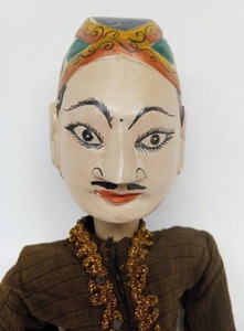 lot 110 image: Vintage Indonesian FOLK ART  Wayang Golek Stick Puppet Carved Wood Head