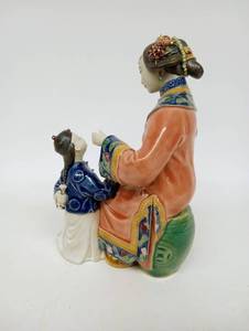 lot 113 image: Vintage Asian Mother and Child Figure