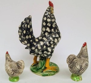 lot 166 image: Vintage MCM Regal Ceramic ROOSTER  w HEN Salt & Pepper Shakers Napco
