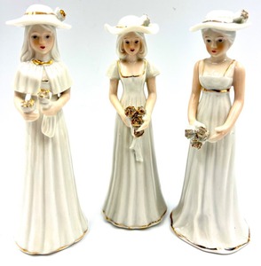 lot 275 image: Vintage KOREA MADE Ceramic Ladies in White Holding Flowers Wedding - Bridesmaids Figurines - Qty 3