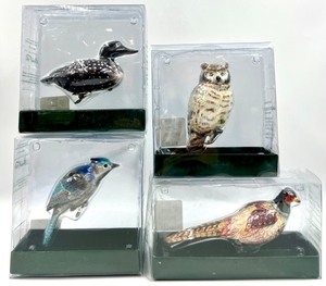 lot 281 image: MARSHALL FIELDS Hand Painted Bird Clip Ornaments in boxes Lot 3- Qty 4