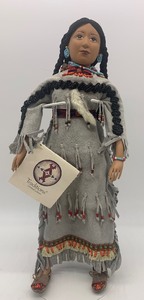 lot 33 image: Vintage SANDY Doll White Moon LE