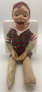 lot 45 image: VENTRILOQUIST Vintage Doll - Could be Howdy Doody