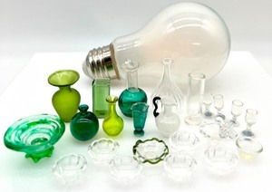 lot 327 image: Vintage Artisan Dollhouse Miniature - Assortment of Green and Clear Glass and Plastic Vases, Bowls and Glasses
