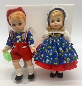 lot 184 image: Vintage Pair of MADAME ALEXANDER Dolls - Hansel and Gretel