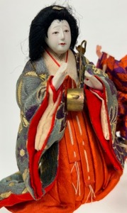lot 160 image: Antique Japanese Meiji Hina seated GEISHA & SAMARIA Dolls