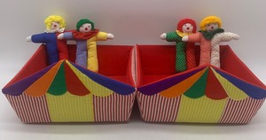 lot 196 image: CIRCUS Tent Baskets with 4 Small Stuffed Clowns