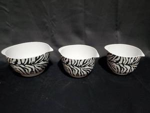 lot 250 image: Lot of Metal Decorative Bowl and Zebra Pattern Mixing Bowls Set