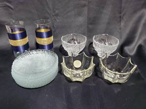 lot 256 image: Lot of Assorted Vintage Glassware
