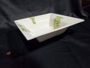 lot 259 image: Decorative Square Ceramic Bowl with Fern Design