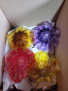 lot 268 image: Set of 4 Hand-Blown Glass Flower Bowls - Multi-Color Assortment