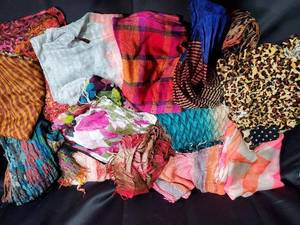 lot 289 image: Assorted Collection of Fashion Scarves
