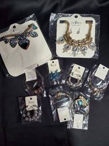 lot 323 image: Large Assortment of Fashion Jewelry - Bracelets, Necklaces, Earrings