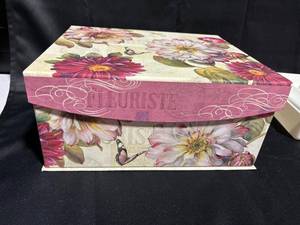 lot 517 image: Decorative Floral-Themed Storage Box Set