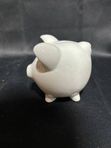 lot 519 image: Lot of Decorative Ceramic Items