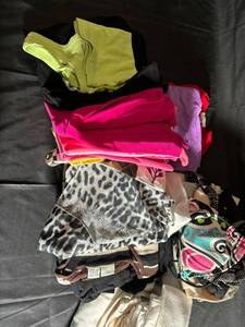 lot 525 image: Assorted Womens Clothing Lot