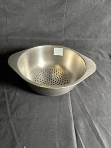 lot 531 image: Red and Stainless Steel Kitchenware Set