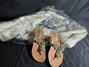 lot 538 image: Womens Designer Jacket and Sandals Combo