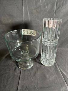 lot 540 image: Glass Compote and Crystal Vase Set