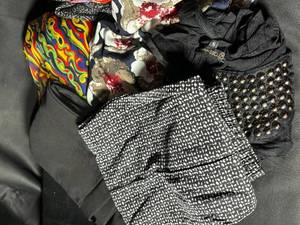 lot 559 image: Assorted Womens Clothing Lot  Various Styles and Sizes